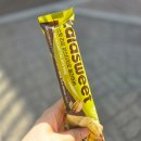 또바개 | [GS리뷰] 담백한 "라라스윗 리얼 피스타치오 젤라또바" &amp; 체다치즈 맛이 나는 "서울우유 쫀득모찌볼...