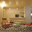 스몰 하우스 빅도어 이미지