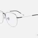 유아이 안경 이미지