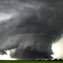 거대 메조 사이클론 (Mothership Mesocyclone) 이미지