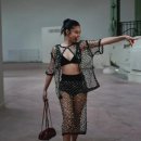 그룹 블랙핑크(BLACKPINK) 제니, 샤넬코트男에게 사랑스런 백허그…파리 달군 시스루 퀸 이미지