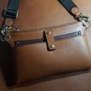 가죽 슬링백 제작 이미지