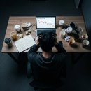 누구나 쉽게 유튜버 되기 | [팩트체크] 유튜브 '벼락부자' 환상 깨기: 당신이 유튜버를 포기하는 진짜 이유