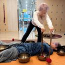 마음의 안정을 위한 싱잉볼 명상 이미지