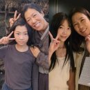 이래서 갓지은!" 아이유가 결혼식장에서 아역 배우에게 보여준 다정함과 '블루밍' 축가 현장