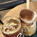 위너팰리스 | 커피 신사역 카페 ‘로스톨로지 잠원커피점’ 후기 (아이스밀크비엔나, 아메리카노, 휘낭시에, 두바이...