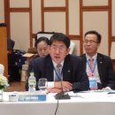 라운드테이블 이미지