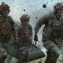 현대지물 | 워 머신 전쟁 기계 2026 | 출연진 후기 결말 앨런 리치슨 넷플릭스 영화 분석