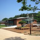 고인돌 보호각 이미지