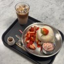 러블리 모찌카페 | 브런치 라헬의부엌 홍대점 모찌딸기수플레 솔직후기 홍대 카페 서울 수플레맛집 연남카페 홍대 서울 브런치