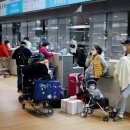 S.Koreans flock overseas for 'revenge travel' as COVID rules ease 이미지