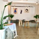 cafe here(카페..여기)