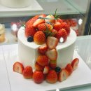 신세계농장 | 강남 신세계 백화점 케이크맛집 시즈니크｜딸기 농장 와르르 케이크 후기