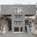 T HOUSE