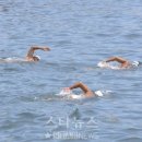 ☞ 조오련 대한해협 48km를 13시간 16분 동안 수영을 해서 횡단 이미지