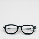 우즈 아이웨어 이미지