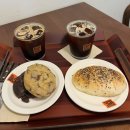 쿠키앤커피 | 서울숲 카페 '밀랍 커피앤베이커리', 소금빵과 쿠키 추천 후기