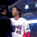 심판 말 무시하고 실책한 선수 꿀밤때리러가기 이미지