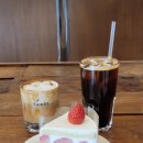 동편마을 | 인덕원동편마을카페 그라비에 후기, 통창 뷰가 예쁜 카페