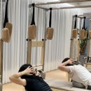 소도구를 이용한 기초 필라테스 이미지