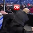 Trump tweets video of himself slamming and punching ‘CNN’ by Dylan Stableford 16 hours ago 이미지
