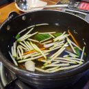 홍대칼국수와족발 - 고양시 일산서구 현중로36번길 31 | 홍대칼국수와족발