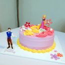 홍순식품 | [뚜레주르 디즈니/생일파티 꾸미기] 홍순이가 추천하는 '라푼젤 트윙클 베리 케이크'