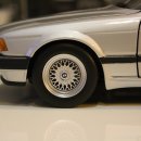 [MINICHAMPS] 올드 비머 매력의 끝판왕, BMW E32 730i 이미지