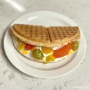샌치한 와플치노 | 와플대학 메뉴 및 추천 후르츠 말랑떡 요거트 스노우와플 칼로리 가격 후기