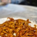 홍미닭발 신사 본점 - 불향 가득 가로수길 닭발 맛집 리얼 후기 !