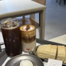 [분더커피바 신촌] 카이막과 아인슈페너가 맛있는 신촌 디저트 카페 후기