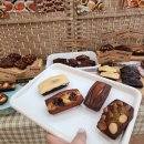 경산 중앙비소-65 | 경산 구움과자 추천 ㅣ 신상디저트 상하이 버터떡 vs 꾸준한 인기 휘낭시에 [카페 로띠르]