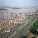 서울 한강에 놓인 다리 와 철교 이미지