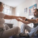 중장년 건강 관리 운동법 이미지