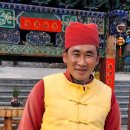 나시족 배웅의 춤 '라뽀치(热美蹉, Rè měi cuō)' ㅡ 리장 동바만신원(东巴万神园) 동바교 사제 '동바(东巴, Dōngbā)' 이미지