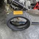 스즈키 GSX-S1000 콘티넨탈 어택4 뒤타이어 교체 작업 후기