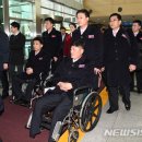 남북출입사무소 통해 넘어오는 북한 패럴림픽 선수단/북한 선수단의 고민 이미지