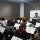 우쿨렐레 연주 이미지