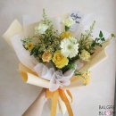 발그레블룸 | 서울대학교 졸업식꽃다발(사이즈 S)::노랑꽃다발::[신대방꽃집, 구디꽃집] 발그레블룸