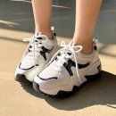 어딕션 | 키높이 운동화 끝판왕! 어딕션 6cm 통굽 스니커즈로 발 편한 데일리 하이힐 효과