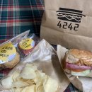4242 샌드위치 이미지