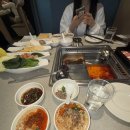 11시45분 어 헝그리 타임 | 성수 : 어 난데 여기 지금 핫플이야