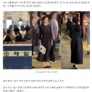 국화 든 김건희 여사…한밤 중 시청역 사고 현장서 포착 이미지