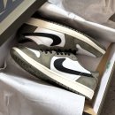 6998 | 나이키 조던 1 로우 스캇맛 미디엄 올리브 사이즈 HQ6998-200