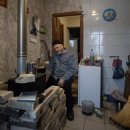 혹독한 겨울맞이하는 우크라이나의 수복 1년 된 황폐해진 도시 이미지