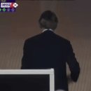 경기 안 끝났는데 런때리는 만치니. gif 이미지