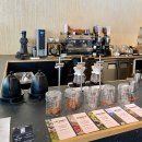 [서울 마포구] 홍대 서교동 카페, HIT COFFEE 히트커피 로스터스 서교 / 콜드빙하, 트라비체 원두 포장...