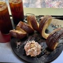 고피자 군산미장점 | [군산 맛집] 미장동 ‘카페MTT’ 굴뚝빵 솔직 후기 및 주차장 정보 | 군산 현지인 빵지순례 코스 추천