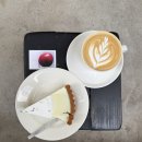 [서울 홍대] 홉, HOPP, 홍대역 경의선숲길 카페, 라임파이 &amp; 카페라떼 맛집