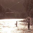 흐르는 강물을 바라 이미지